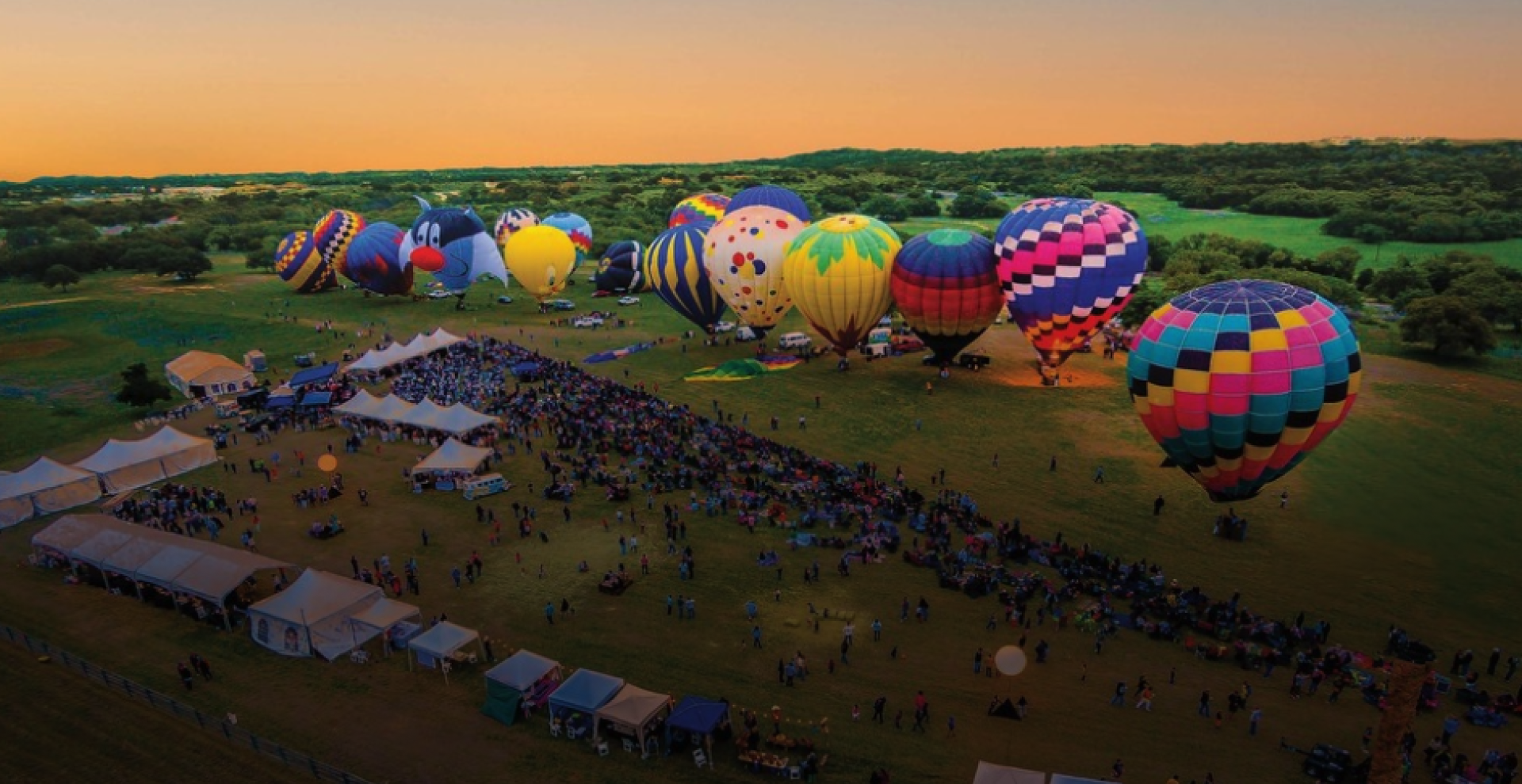 balloon festival with air ballon's on ground