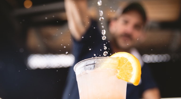 Beach Bar Drink Pour