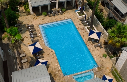 Paseo swimming pool