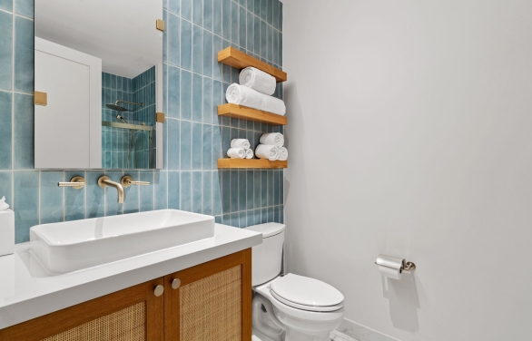 Cobalt Condo Bathroom at Horseshoe Bay Resort