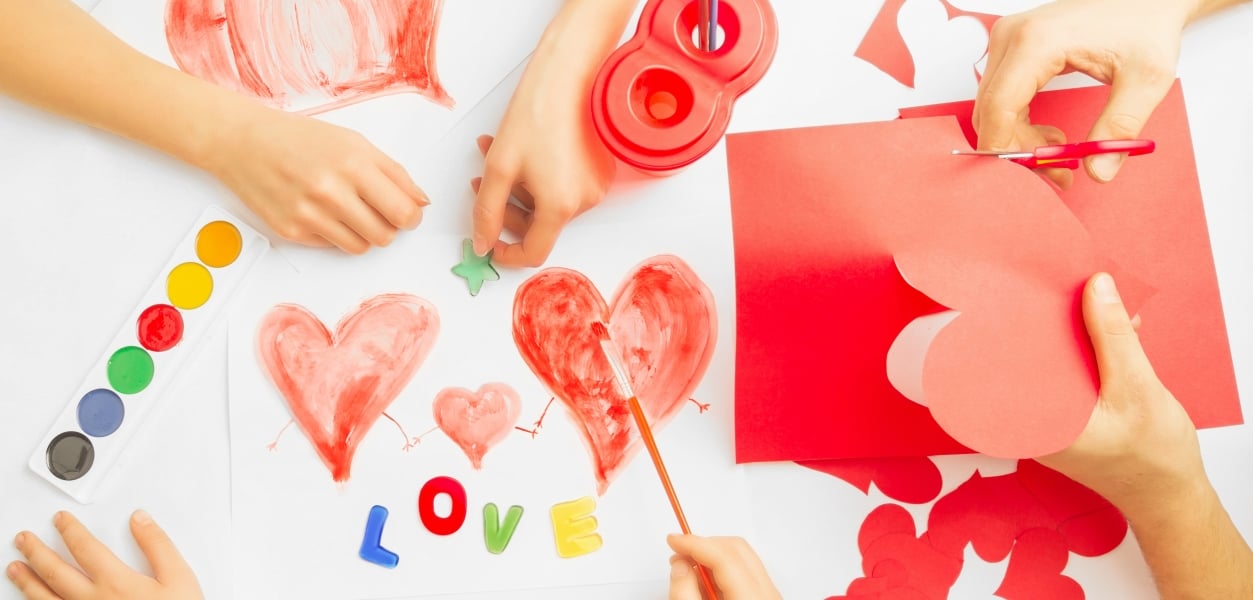 kids painting on valentines day, jungle kids club